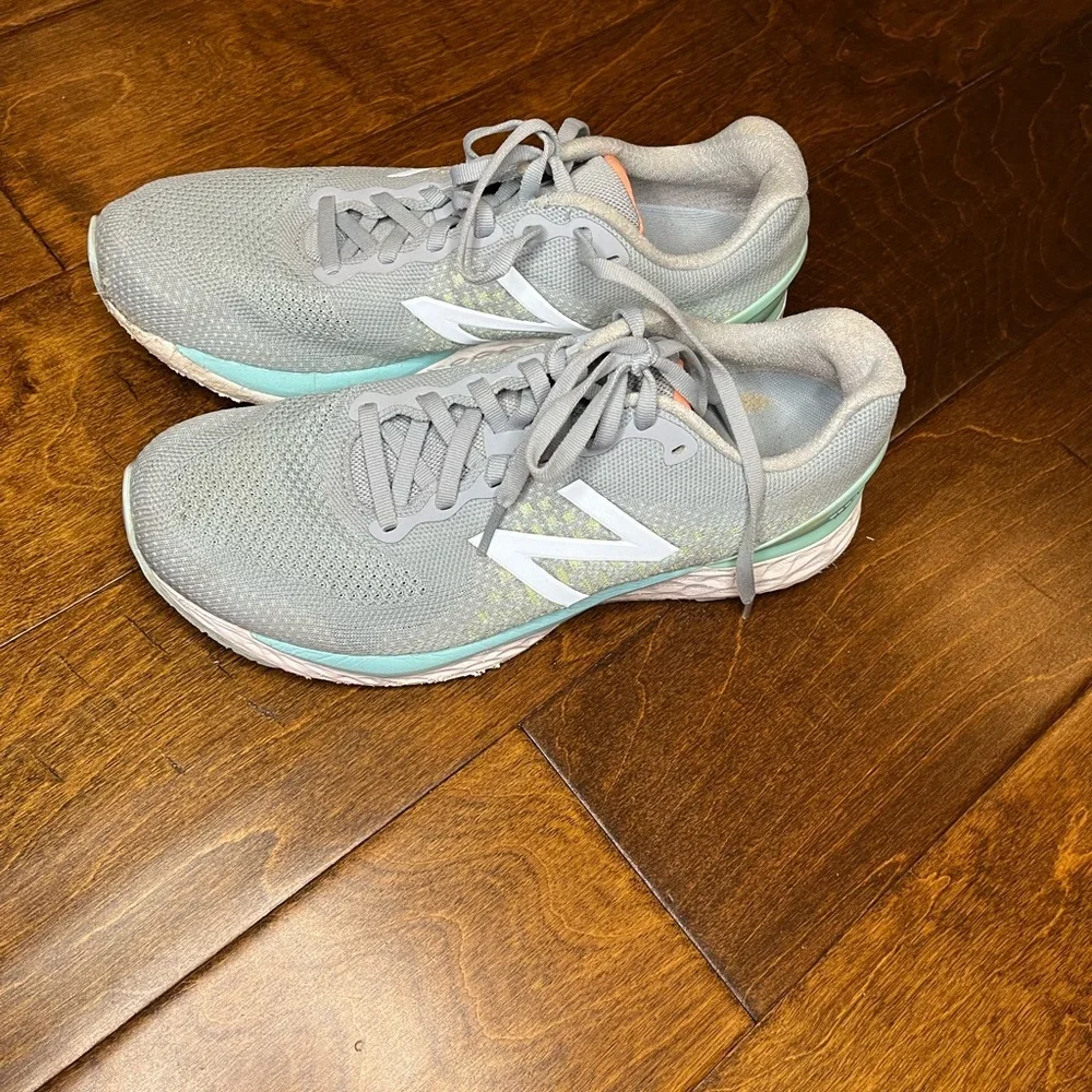New Balance Womens Fresh Foam 880 V10 Running Shoes Size 9